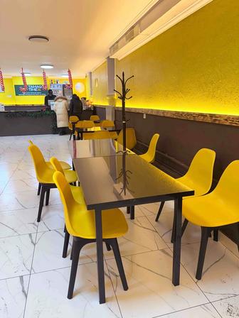 Столы и стулья