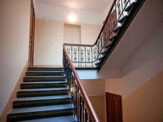 Ремонт подъезда, козырька, крыши, укладка кафеля, внутренняя отделка