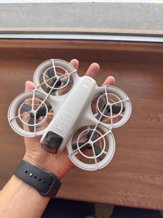 DJI Neo портативный дрон