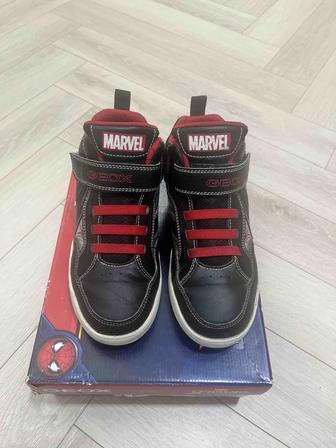 Продам кроссовки Geox Marvel 33 размер