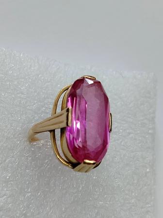 Продам золотое кольцо с рубином