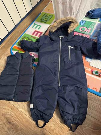 Продам детские зимние комбинезоны