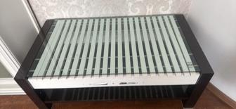 Журнальный столик со стеклянной столешницей