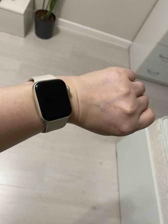 Продаю часы Apple Watch 4 серии