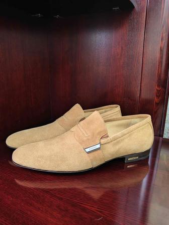 Туфли/кроссовки итальянских и американских брендов осталось 9 пар