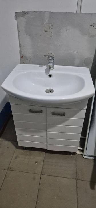 Тумбочка с раковиной для ванной