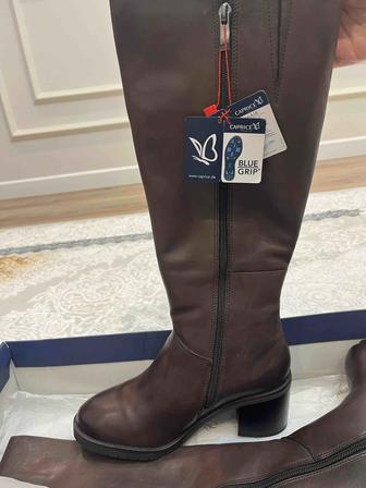 Продам зимние женские сапоги