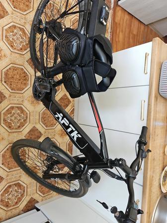 Срочно продам мощный электровелисопед скорость 35 км защита для ног подарок