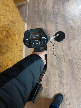 Продам срочно новый металлоискатель
На батарейках