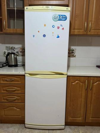 Продам холодильник