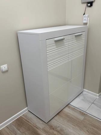 Белая обувница в прихожую