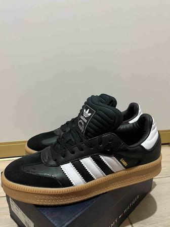 Adidas кроссовки