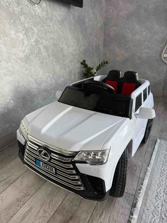 Машинка детская на пульте