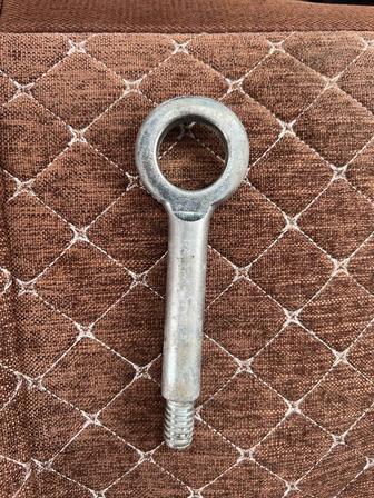 Крюк буксировочный