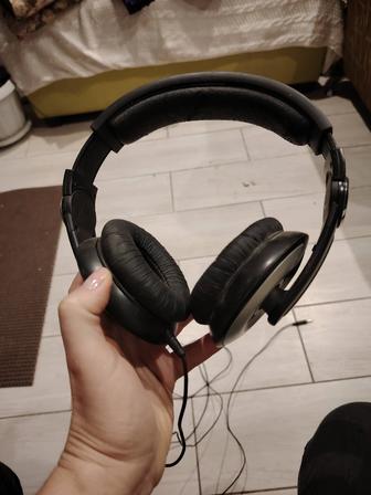 Продаю наушники проводные