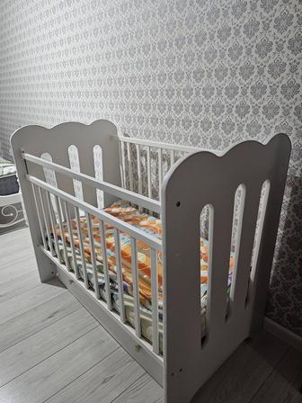 Продам детскую кроватку