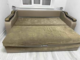 Продам диван раскладной с местом для хранения.