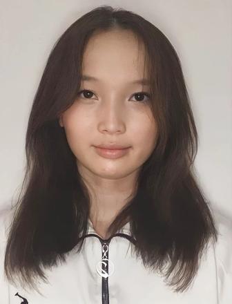 Кассиром или консультантом