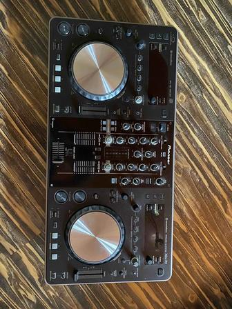 Продам контроллер Pioneer XDJ-R1