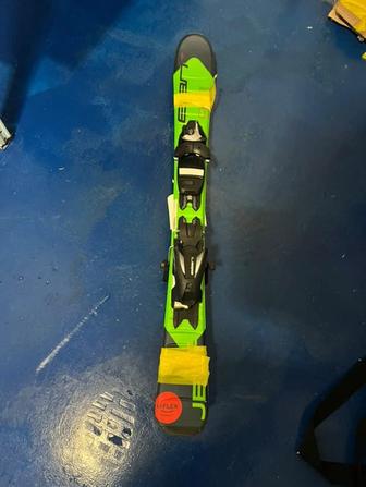 Горные лыжи и ботинки