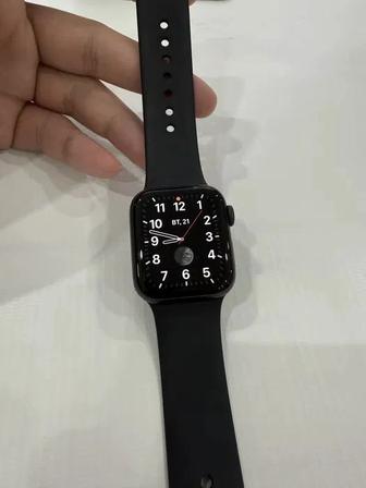 Apple watch 5/Original продам срочно.Состояние хорошее все работает