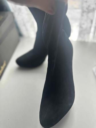 Продам осенние сапоги женские натуральный замш
