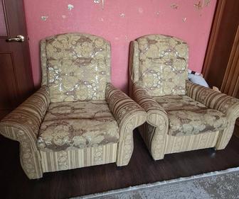 Срочно продам диван и 2 кресла