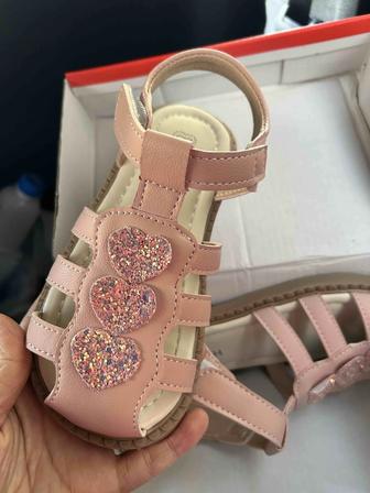 Продам сандалики