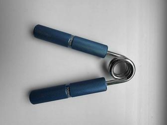 Эспандер кистевой Torneo 45 кг