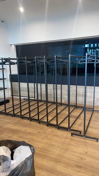 Аренда рейлов и вешалок