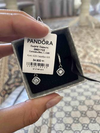 Pandora сережка