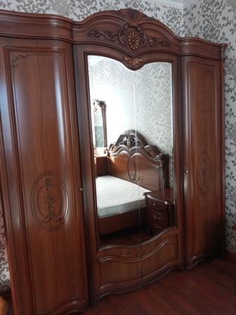 Продам спальный гарнитур