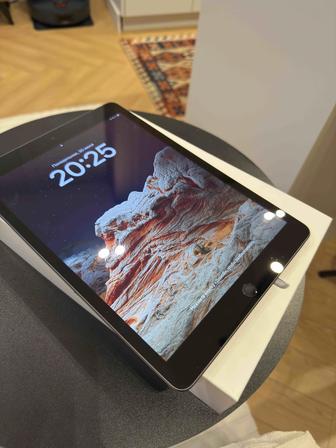 Продам iPad 9-го поколения 256GB