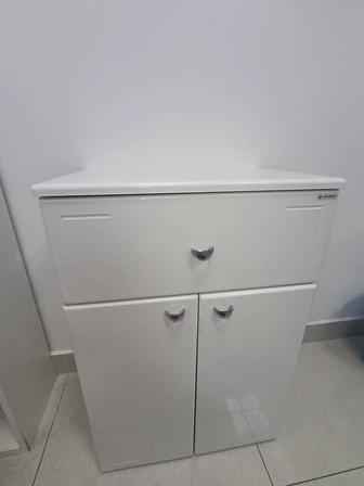 Продается тумбочка