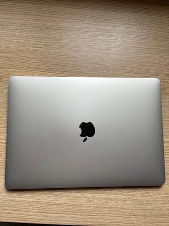 Продам Macbook air 2019 128gb