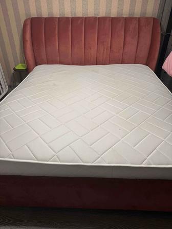 Продам кровать с матрасом
