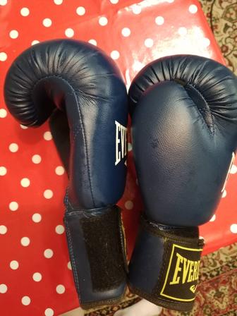 Продам бойцовские перчатки