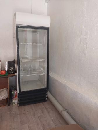 Продам витринный холодильник