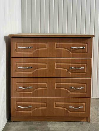 Комод с ящиками, в хорошем состоянии