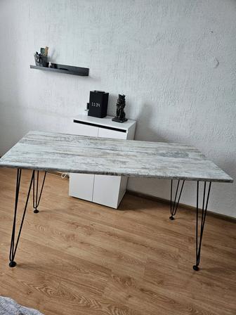 Продам стол в отличном состоянии