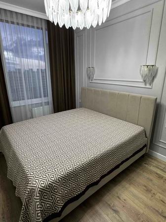 Продам кровать с матрасом 180/200