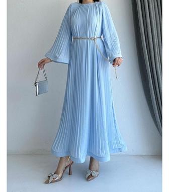 Голубое вечернее платье