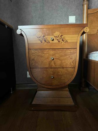 Итальянский спальный гарнитур из дерева