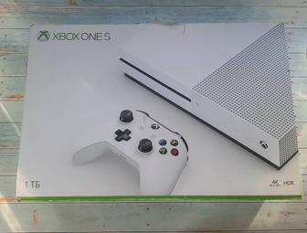 Продам приставку XBOX ONE S 1Tb (идеал)