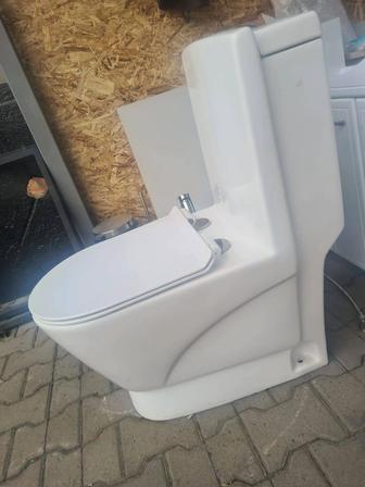 Продам унитаз шикарный