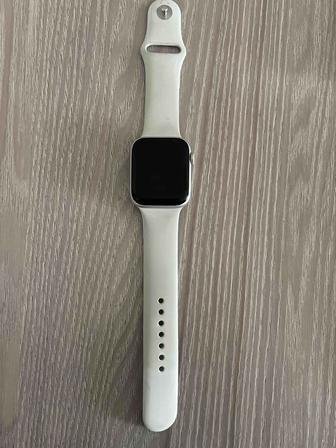 Продам Apple Watch SE