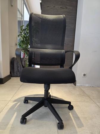 Продам кресло офисное