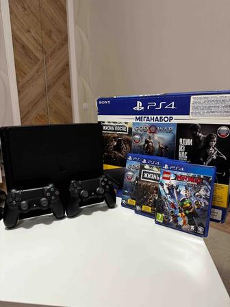 PlayStation 4 Slim 2 джойстика 3 игры - отличное состояние!