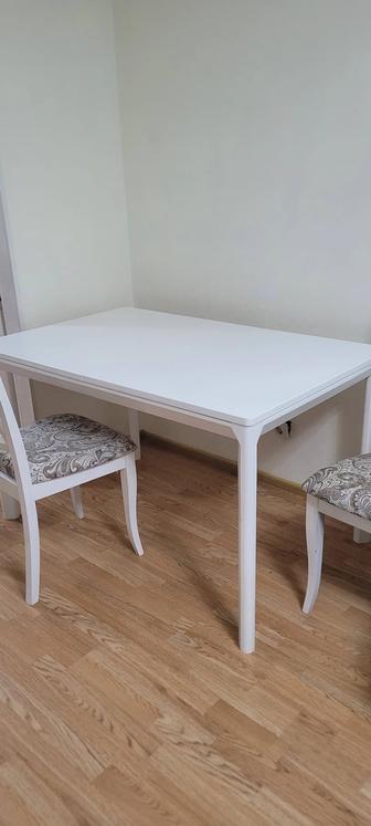 Стол кухонный