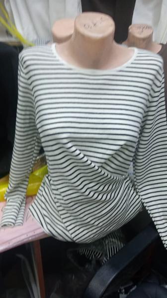 Женская одежда. Кофточки и юбочки